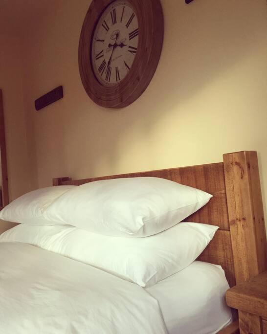 Bumbleberry Cottage Gresford ภายนอก รูปภาพ
