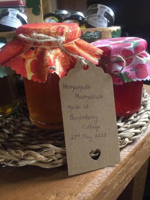Bumbleberry Cottage Gresford ภายนอก รูปภาพ