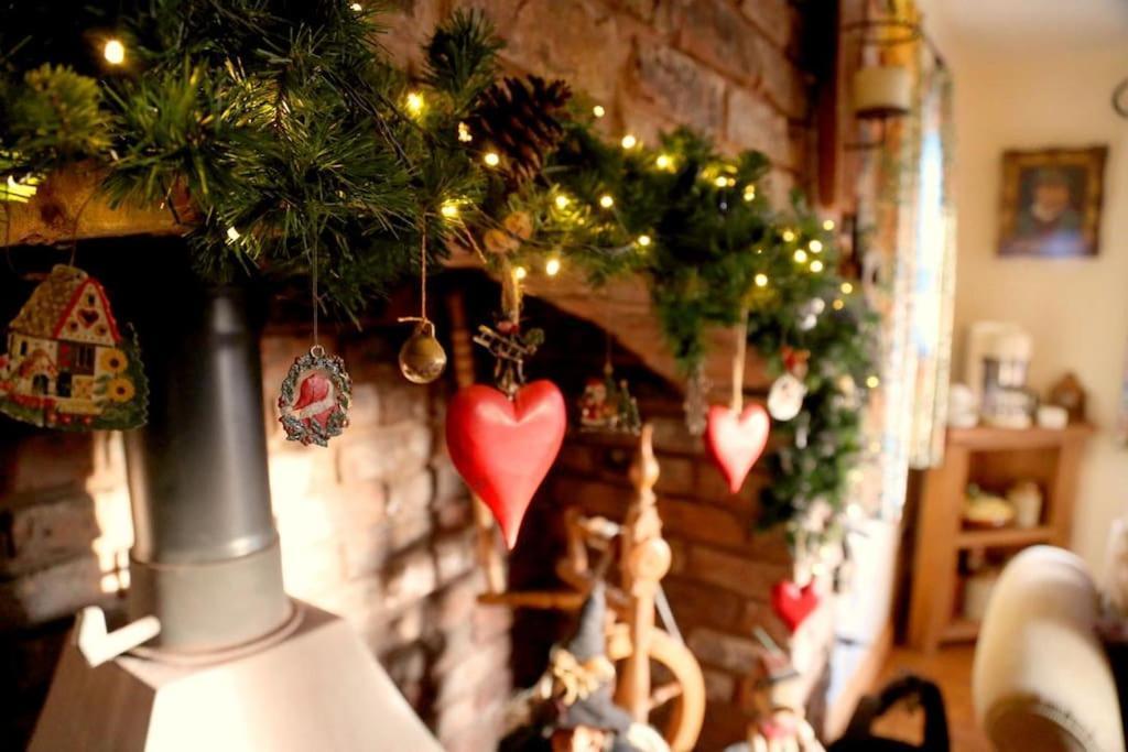 Bumbleberry Cottage Gresford ภายนอก รูปภาพ