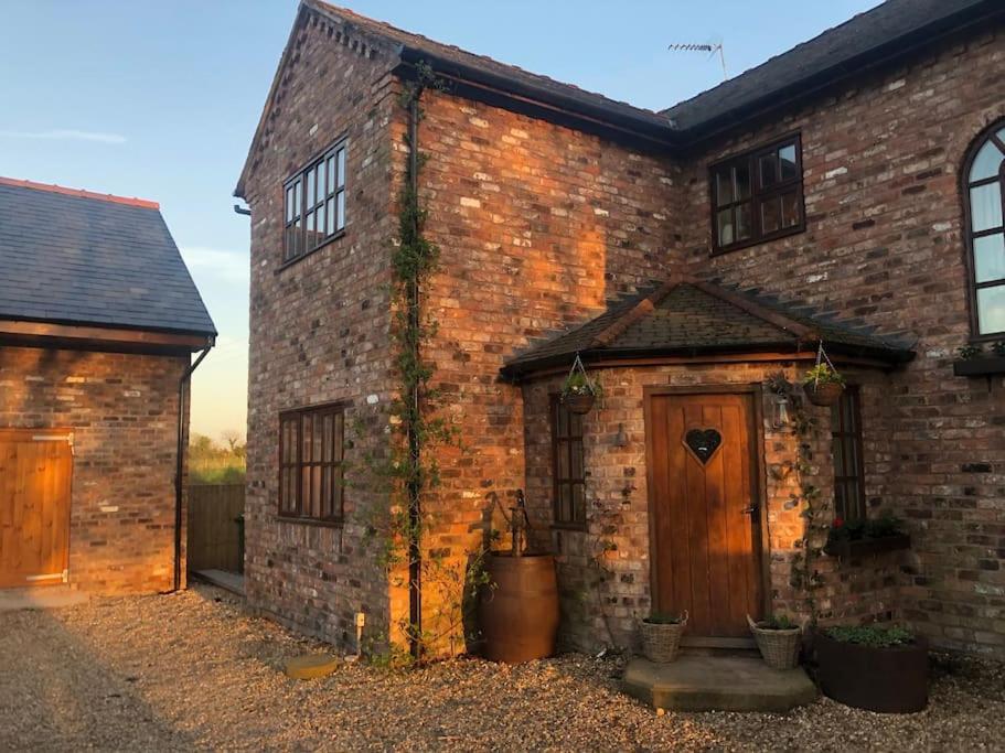 Bumbleberry Cottage Gresford ภายนอก รูปภาพ