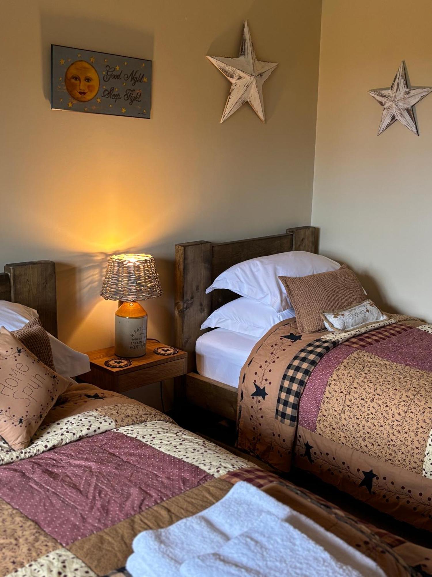 Bumbleberry Cottage Gresford ภายนอก รูปภาพ